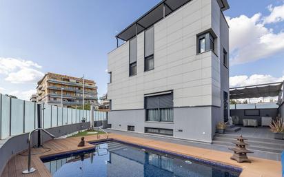 Exterior view of House or chalet for sale in  Granada Capital  with Air Conditioner, Heating and Terrace