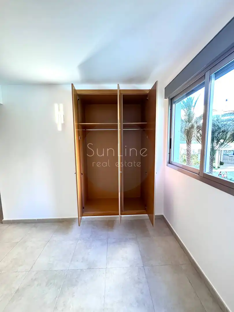 Habitación de Piso de alquiler en Valencia con Aire acondicionado, Terraza y Piscina comunitaria
