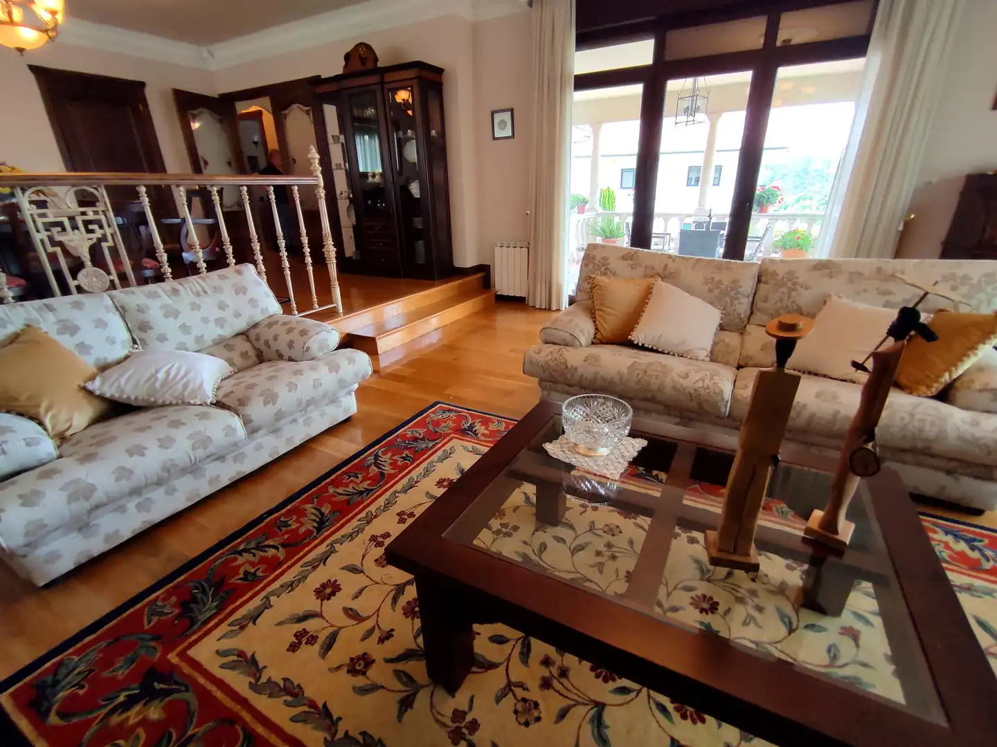 Sala d'estar de Casa o xalet en venda en Gondomar amb Jardí privat, Parquet i Terrassa