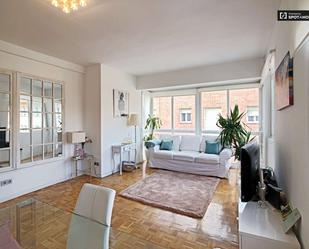 Living room of Flat to share in  Madrid Capital  with Air Conditioner, Heating and Terrace