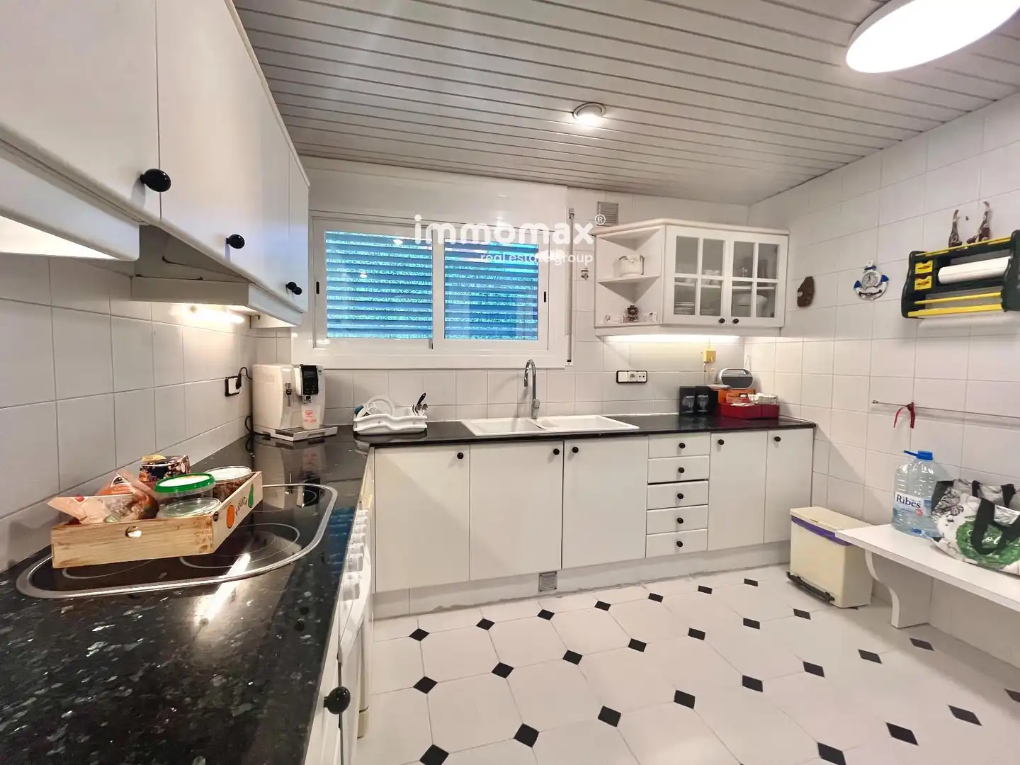 Cuina de Casa o xalet en venda en Castelldefels amb Aire condicionat, Terrassa i Traster