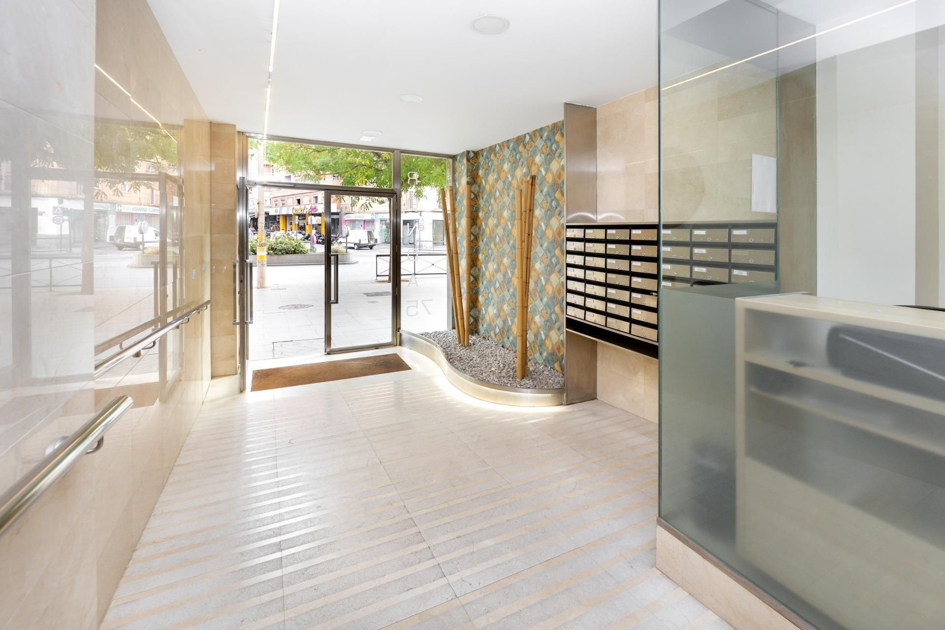 Flat to rent in  Granada Capital  with Air Conditioner, Heating and Balcony