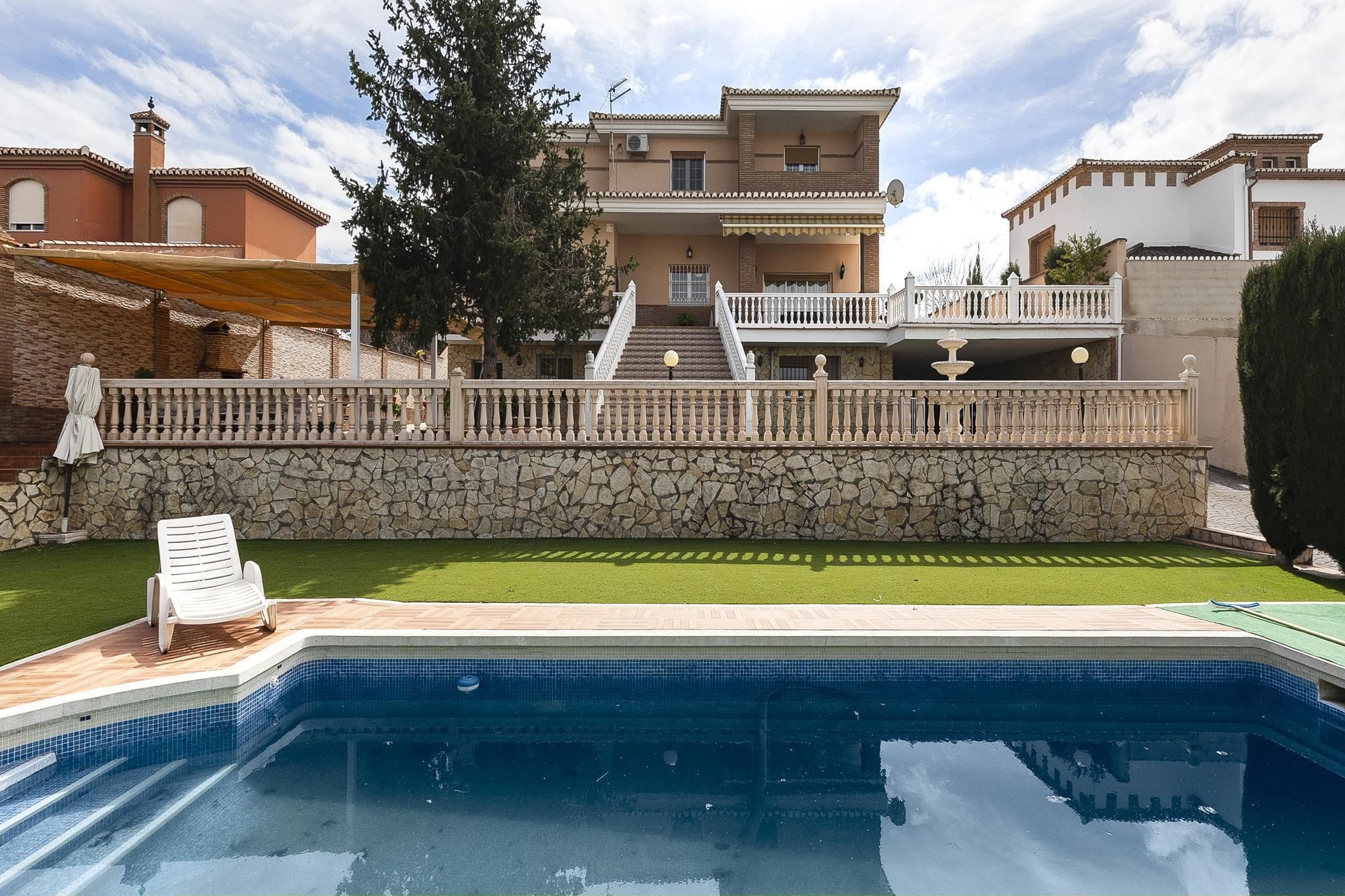 Swimming pool of House or chalet for sale in Láchar  with Air Conditioner, Heating and Private garden