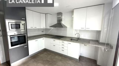 Foto 3 de Piso de alquiler en La Constitución - Canaleta, Mislata