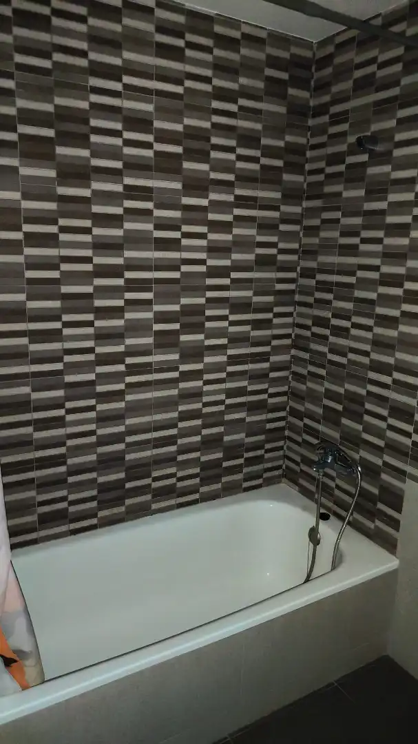 Baño de Piso de alquiler en Vilanova del Camí con Calefacción, Trastero y Horno