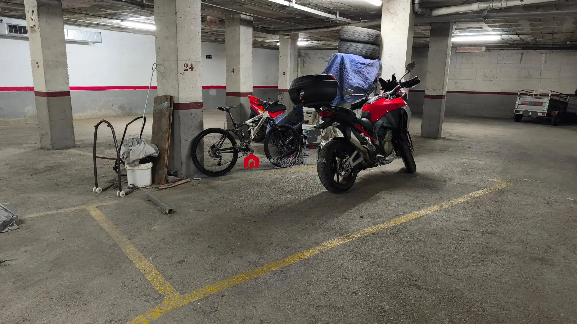 Parkplatz von Garage zum Verkauf in Tortosa