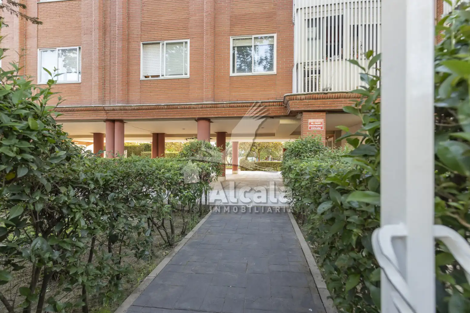 Vista exterior de Piso en venta en Alcalá de Henares con Aire acondicionado, Calefacción y Trastero