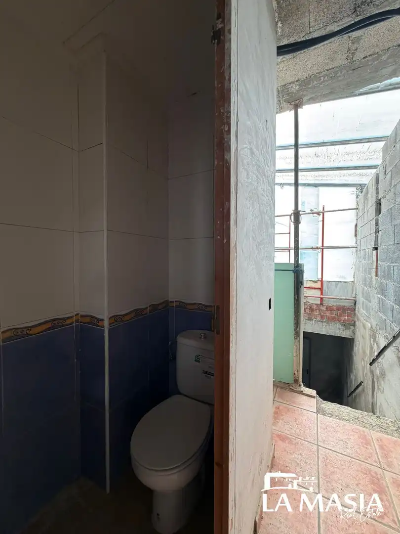 Badezimmer von Haus oder Chalet zum Verkauf in Canyelles mit Privatgarten