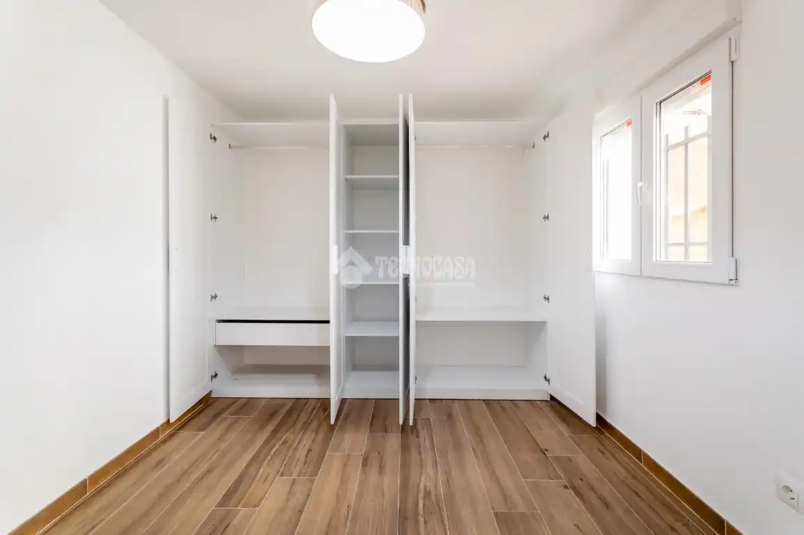 Bedroom of Flat for sale in Madrid