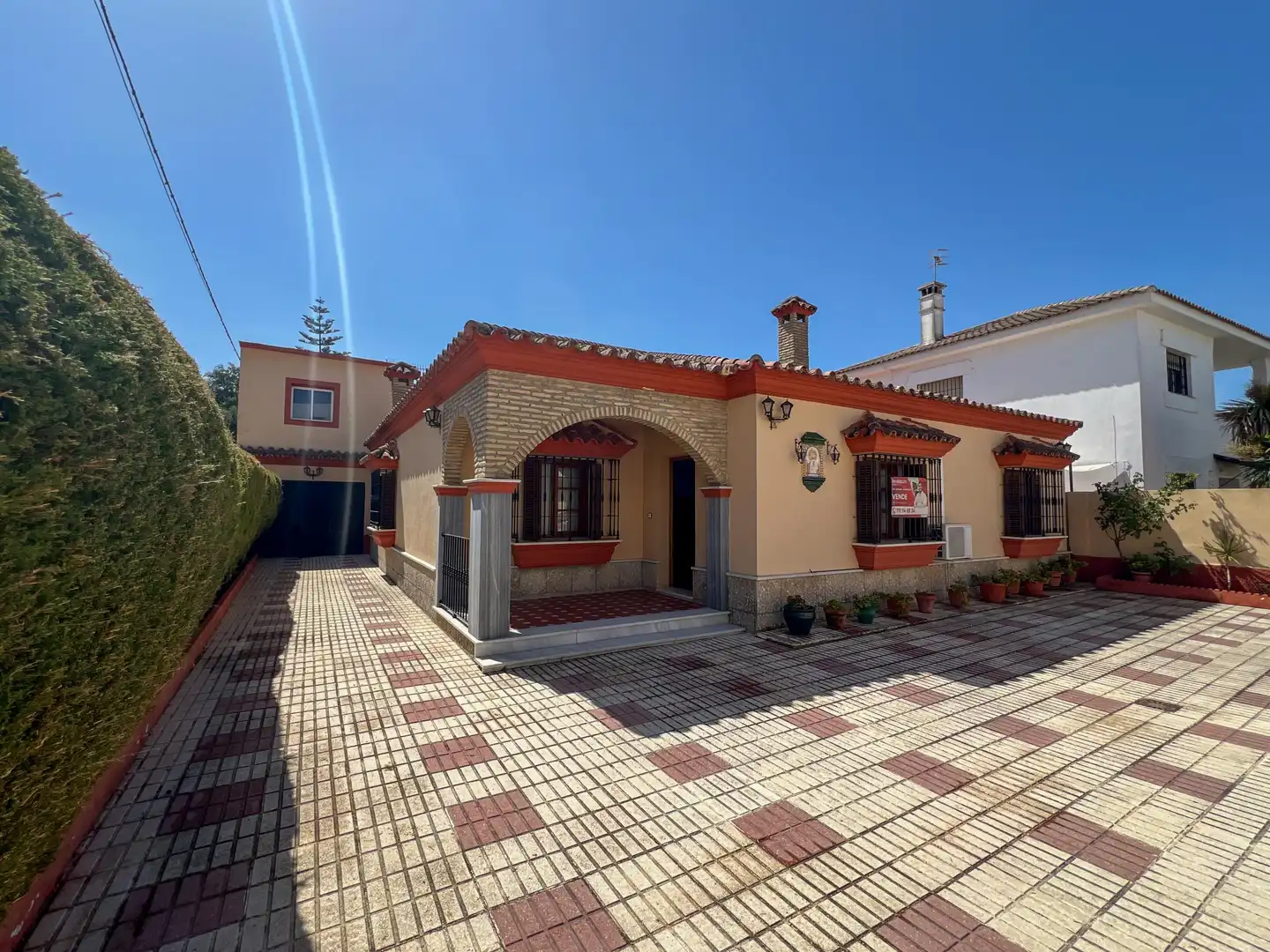 Vista exterior de Casa o xalet en venda en Sanlúcar de Barrameda amb Jardí privat
