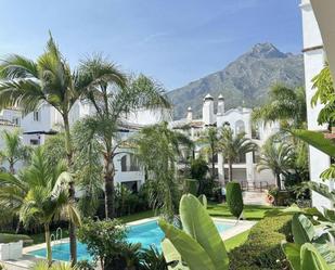 Vista exterior de Apartament de lloguer en Marbella amb Aire condicionat, Terrassa i Piscina