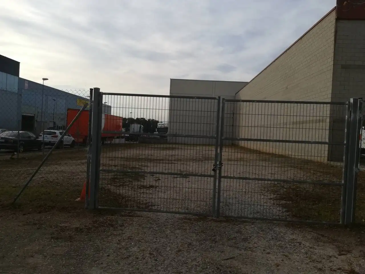 Parkplatz von Fabrik Grundstücke zum Verkauf in Girona