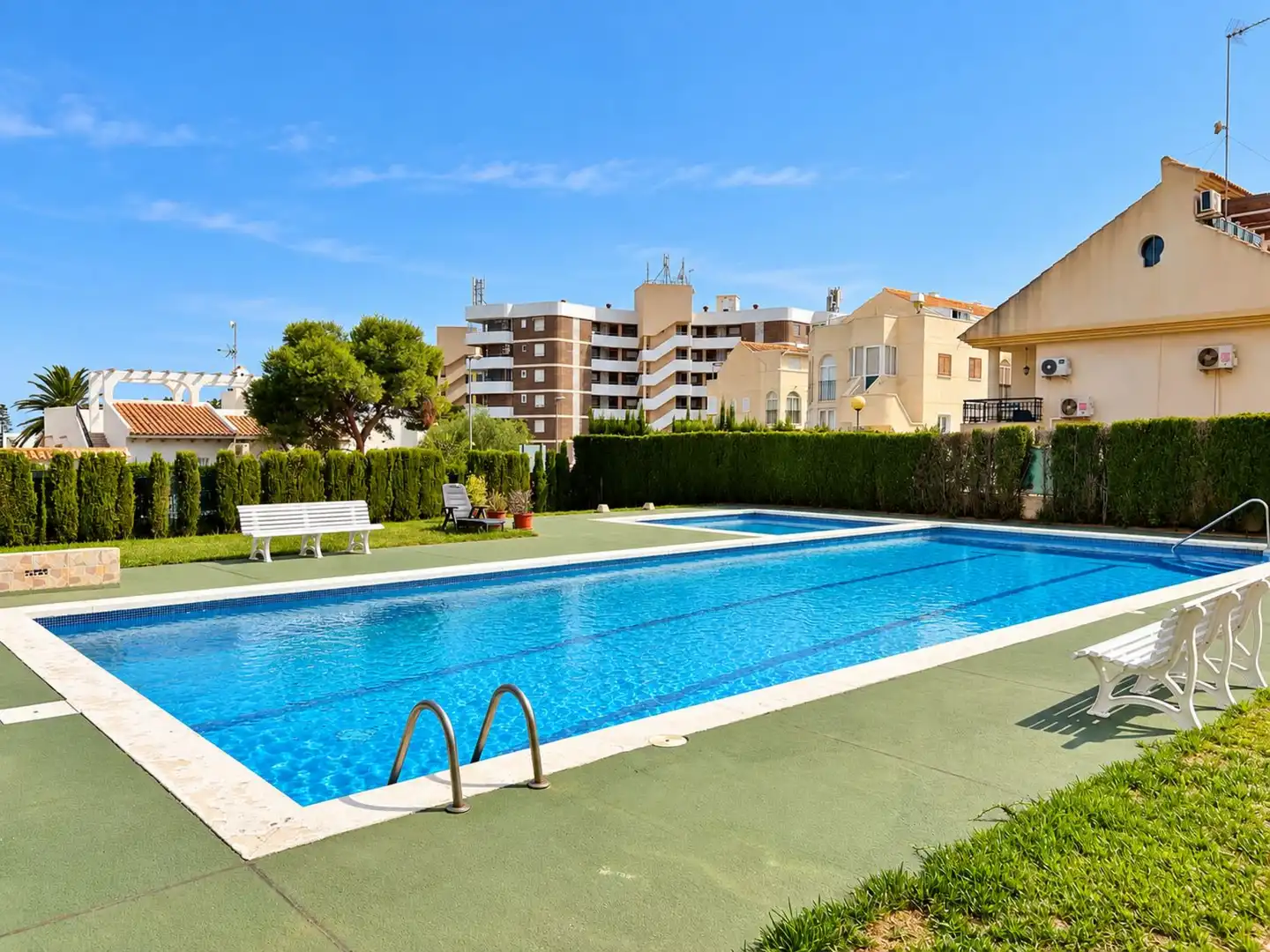 Apartamento con piscina en venta en Orihuela Costa