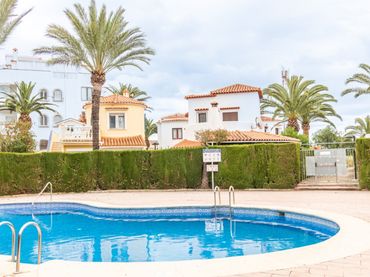 Apartment mit Pool zum Verkauf in Las Marinas / Les Marines