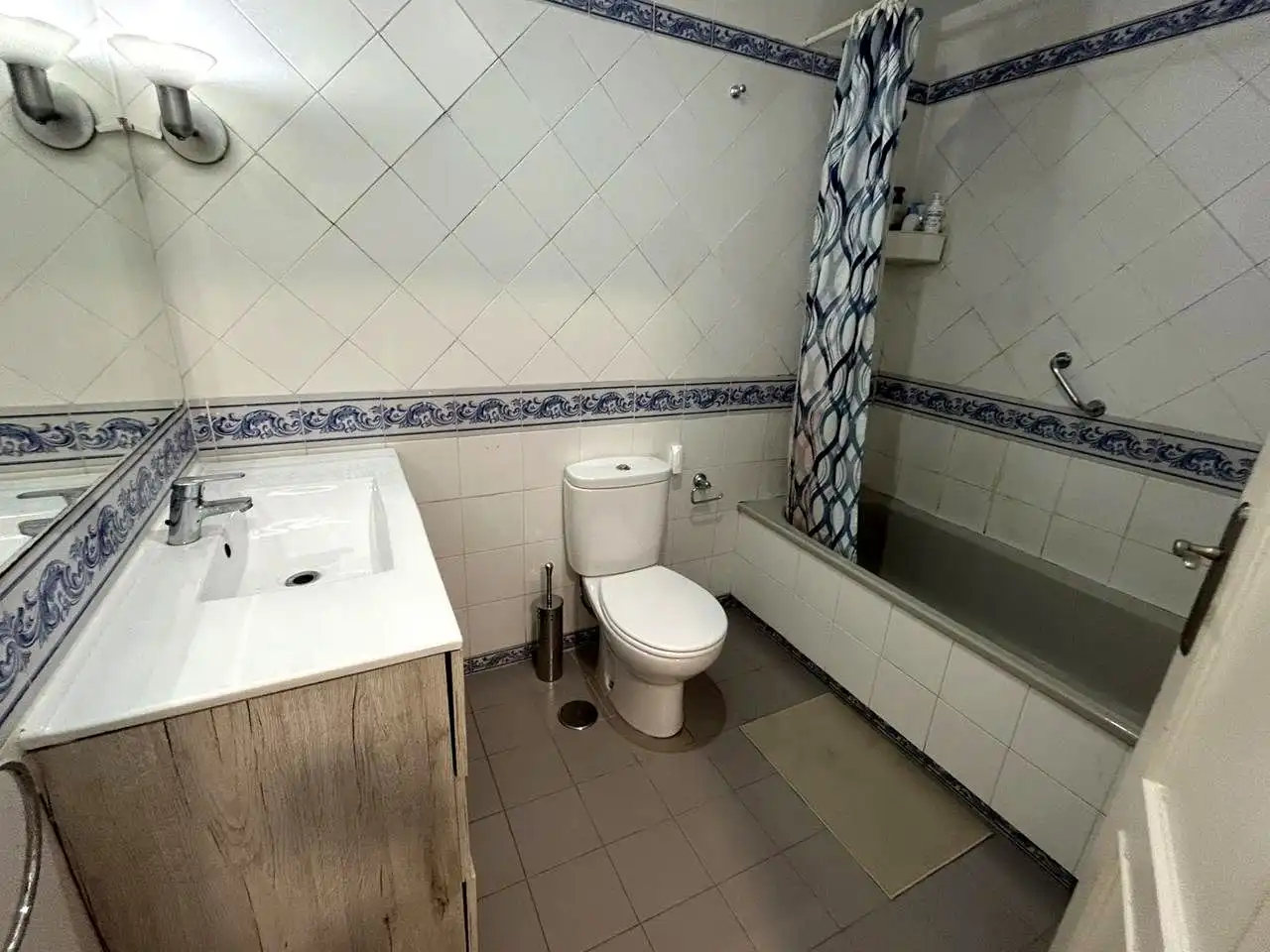 Bany de Pis en venda en Benalmádena amb Aire condicionat, Calefacció i Terrassa