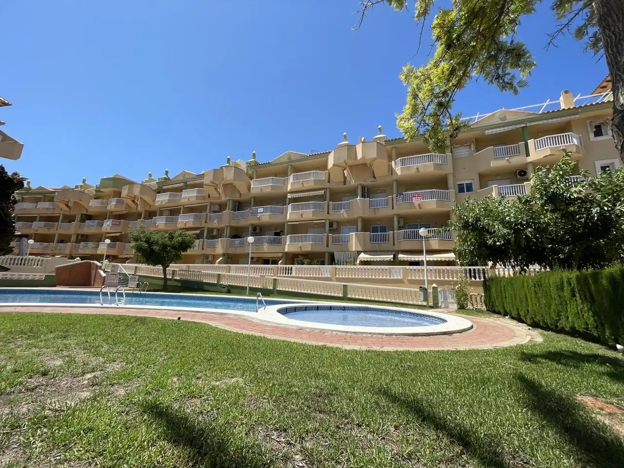 Vista exterior de Apartament en venda en La Manga del Mar Menor amb Aire condicionat, Calefacció i Terrassa