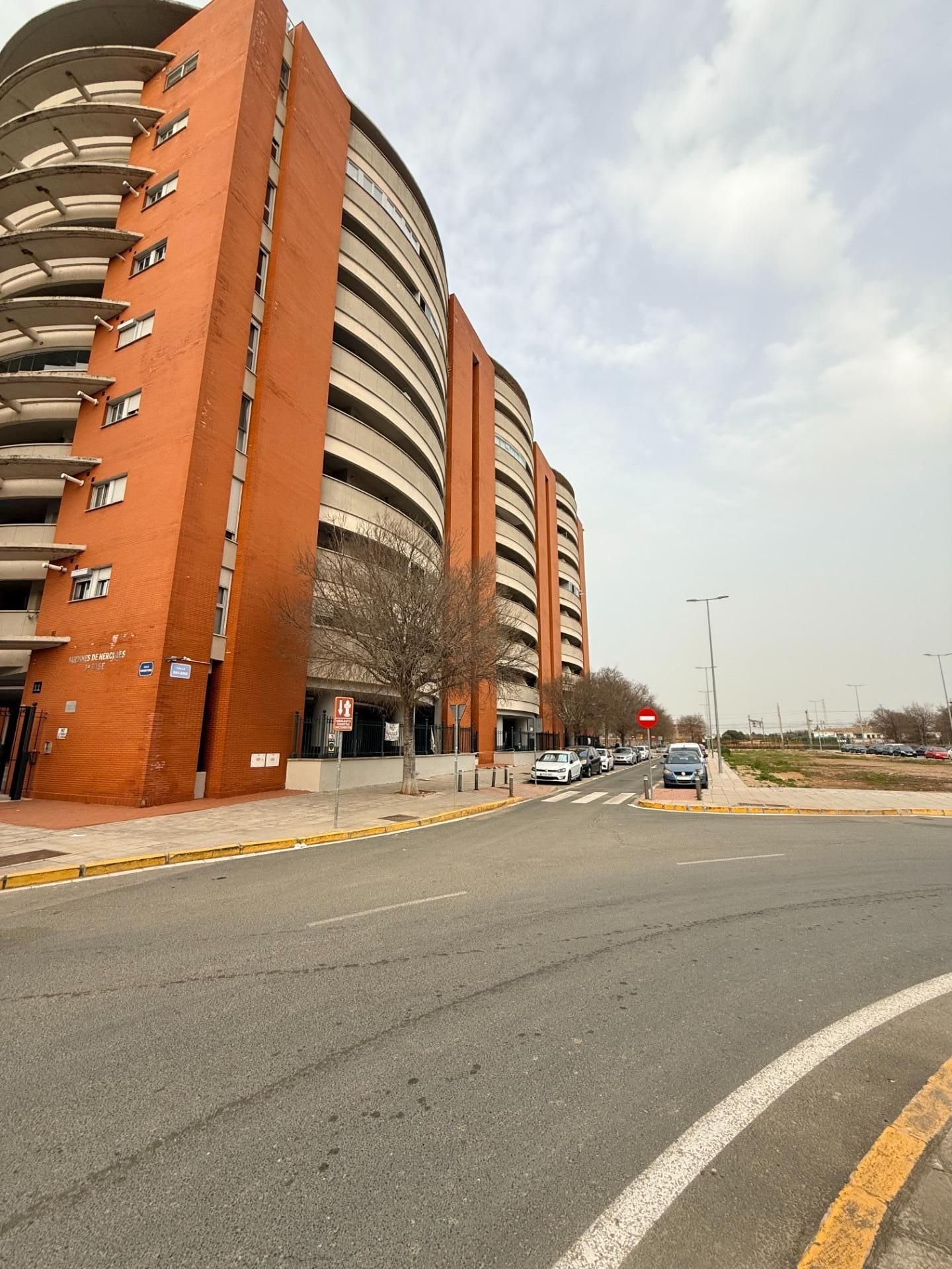 Exterior view of Flat for sale in  Sevilla Capital  with Air Conditioner, Terrace and Storage room