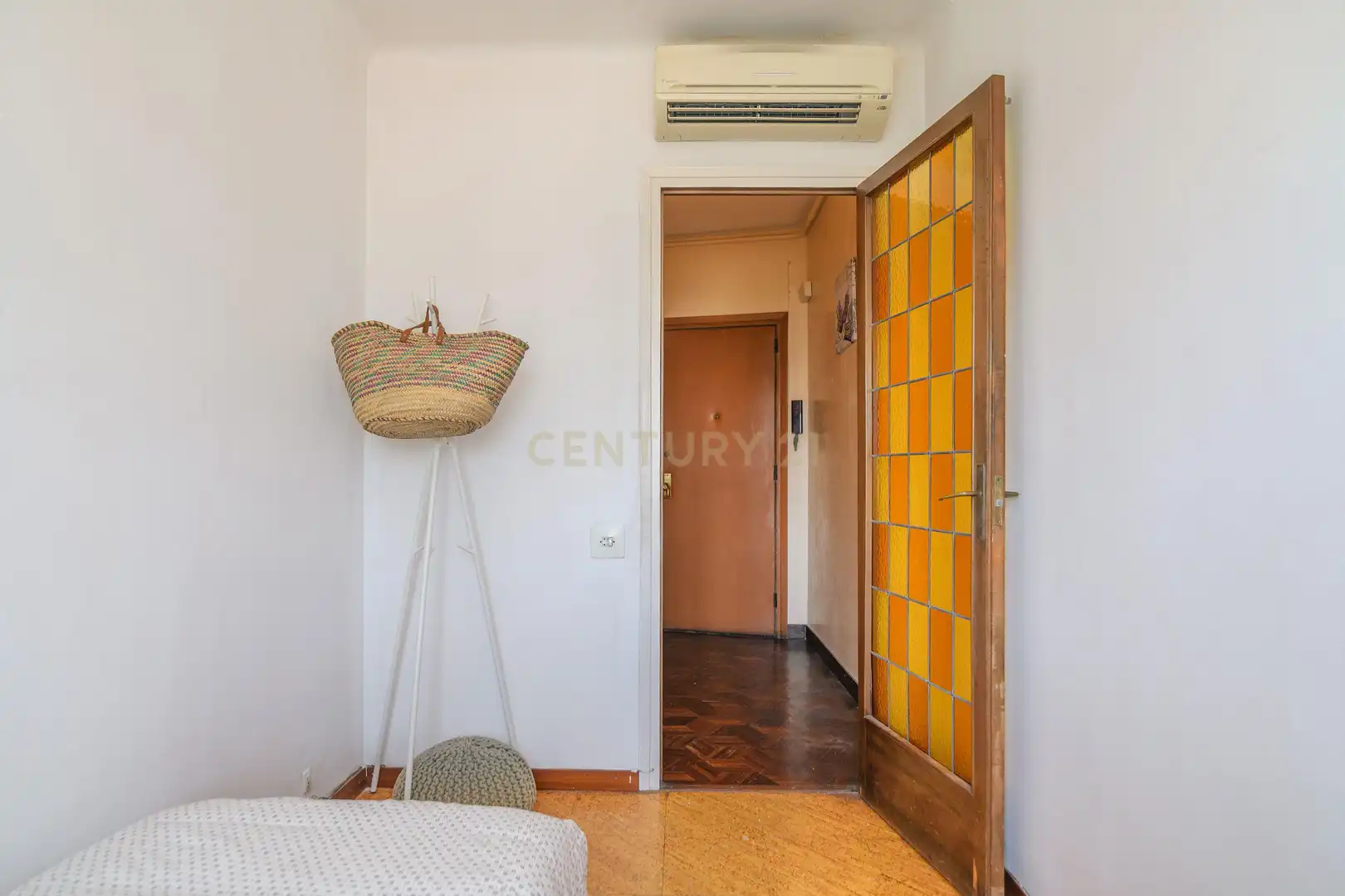 Schlafzimmer von Wohnung zum Verkauf in Barcelona mit Klimaanlage, Ofen und Mikrowelle