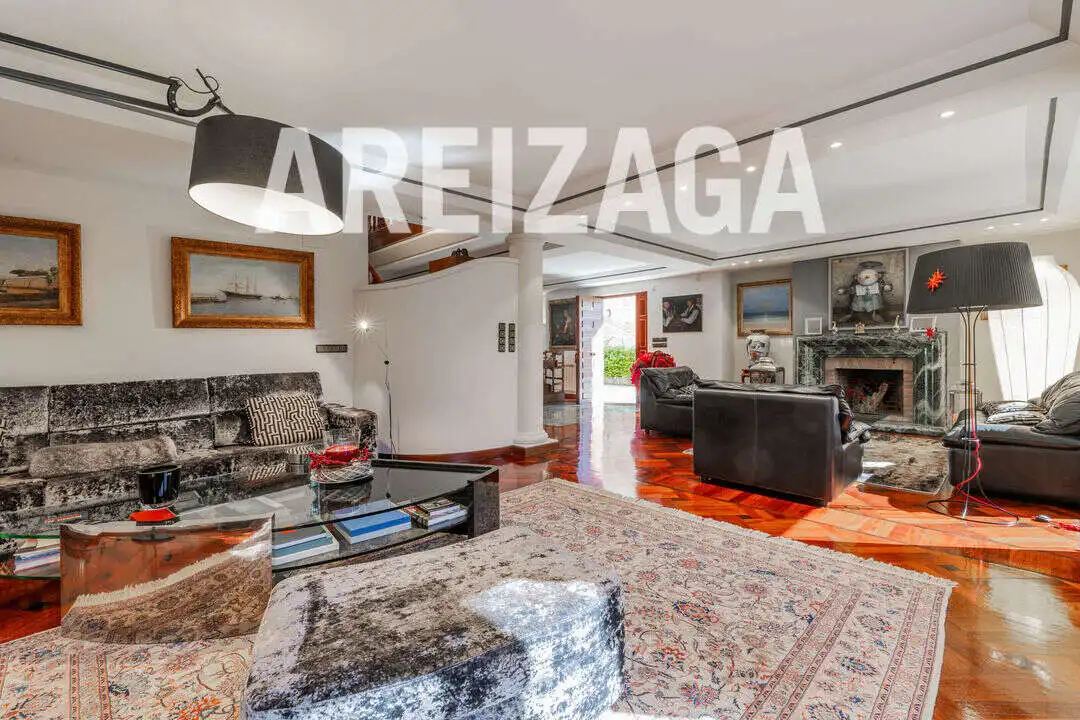 Sala d'estar de Casa o xalet en venda en Donostia - San Sebastián  amb Aire condicionat, Calefacció i Terrassa
