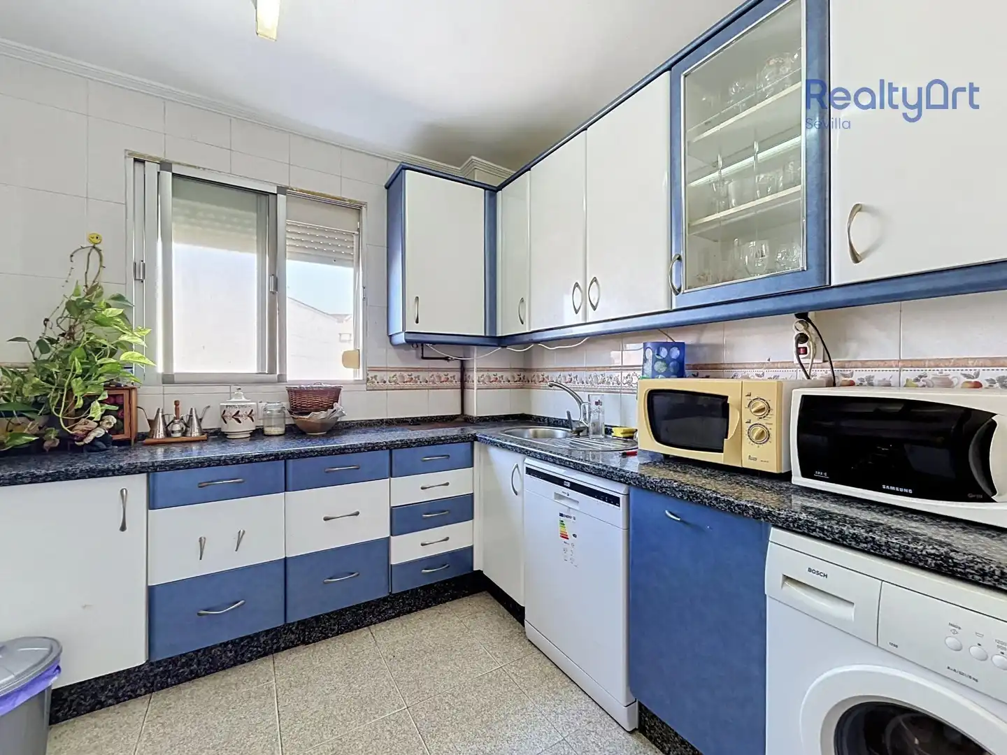 Cocina de Piso en venta en Sevilla con Aire acondicionado, Jardín privado y Balcón
