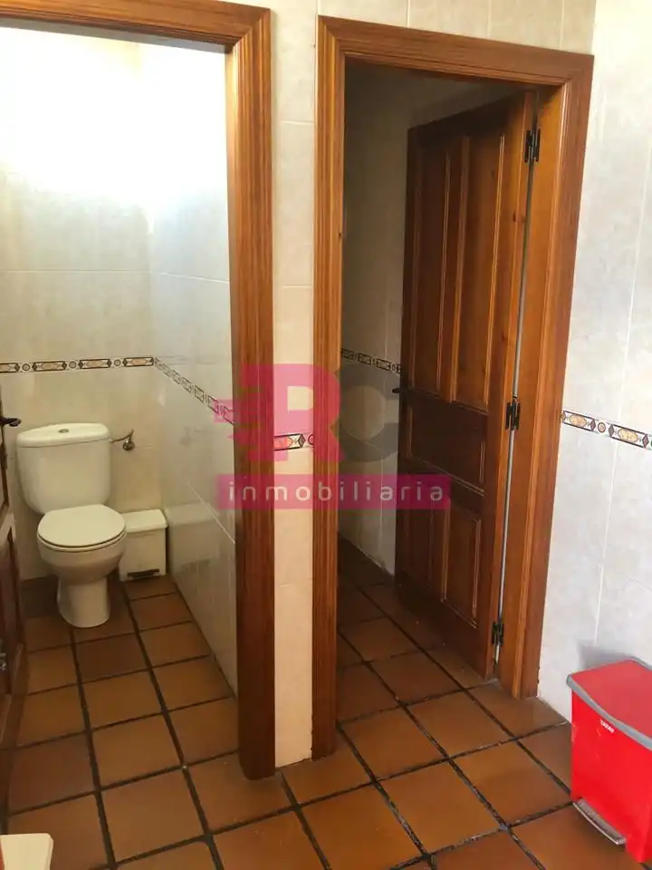 Bathroom of Commercial properties for sale in Cabrerizos