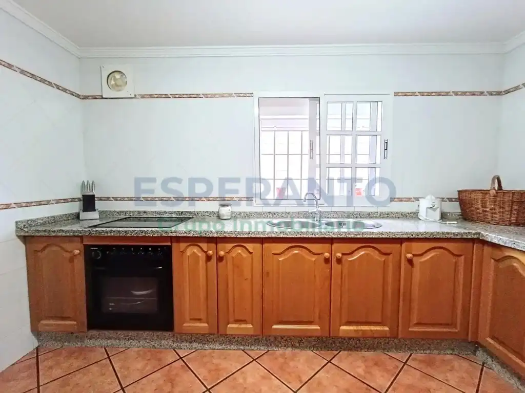 Cuina de Finca rústica en venda en Vélez-Málaga amb Aire condicionat, Jardí privat i Traster