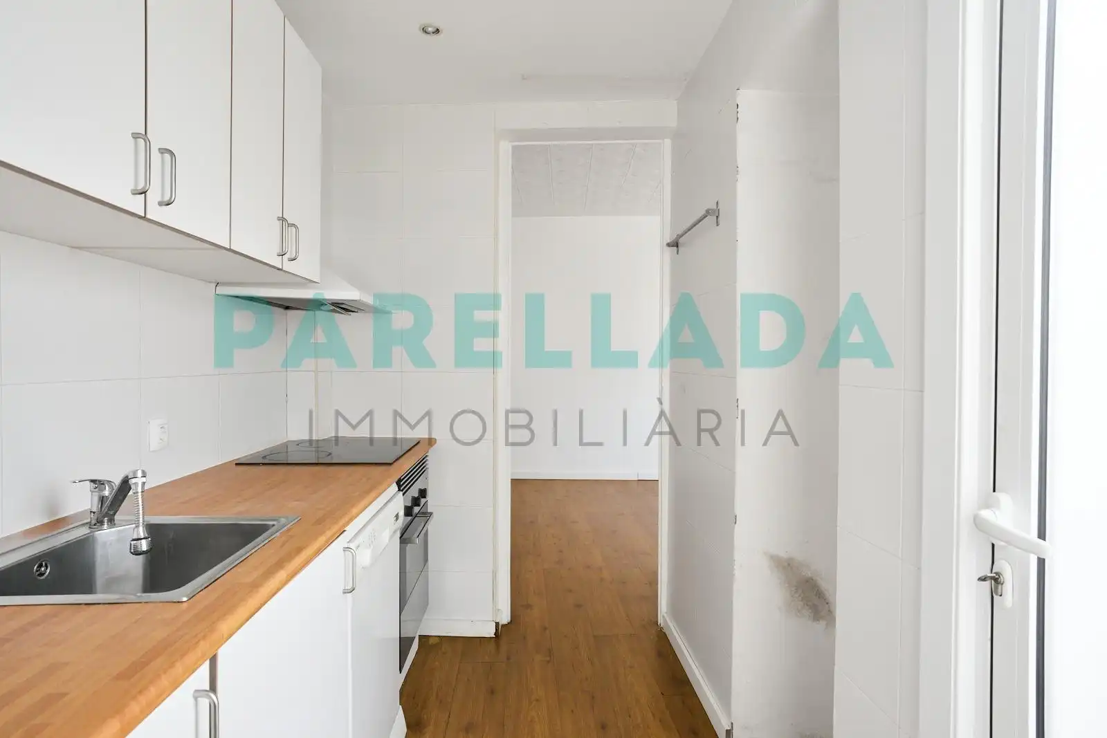 Cocina de Piso en venta en Badalona con Terraza y Balcón