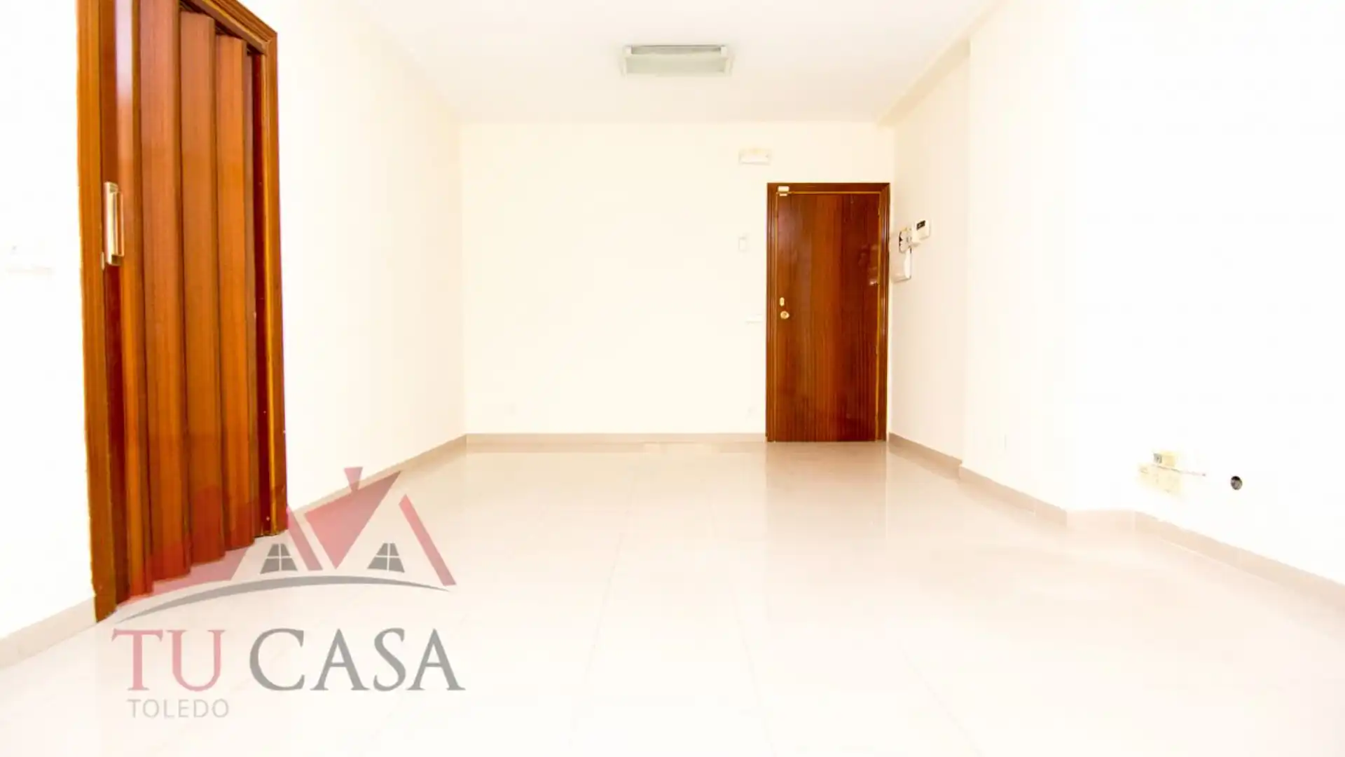 Office for rent in  Toledo Capital  with Air Conditioner and Heating