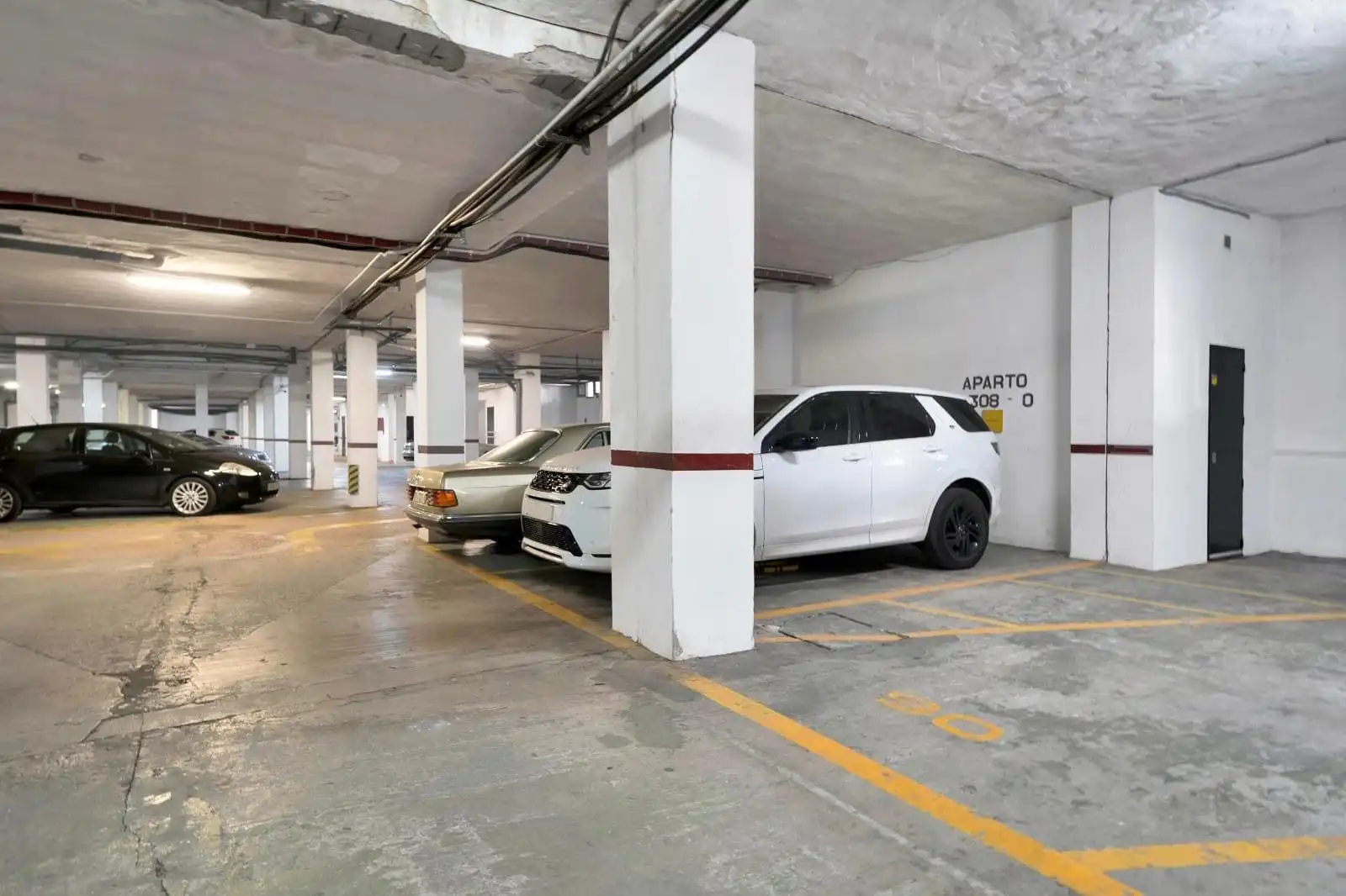 Parkplatz von Maisonette zum Verkauf in Marbella mit Klimaanlage und Heizung