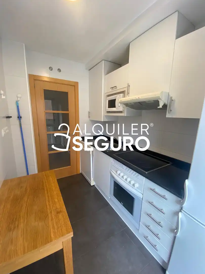 Cocina de Piso de alquiler en Guadalajara con Calefacción y Amueblado