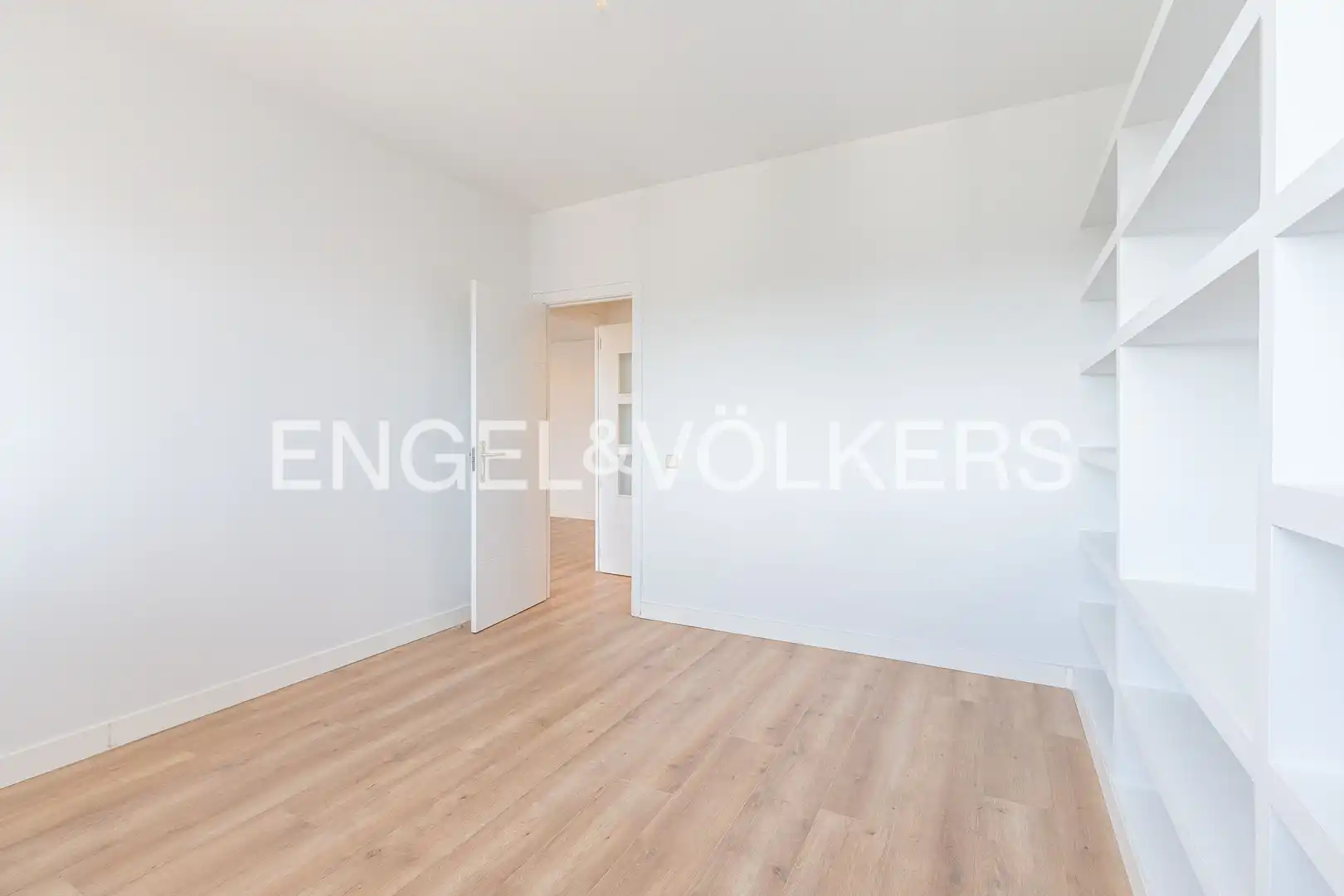 Bedroom of Flat for rent in Madrid  with Air Conditioner, Heating and Terrace
