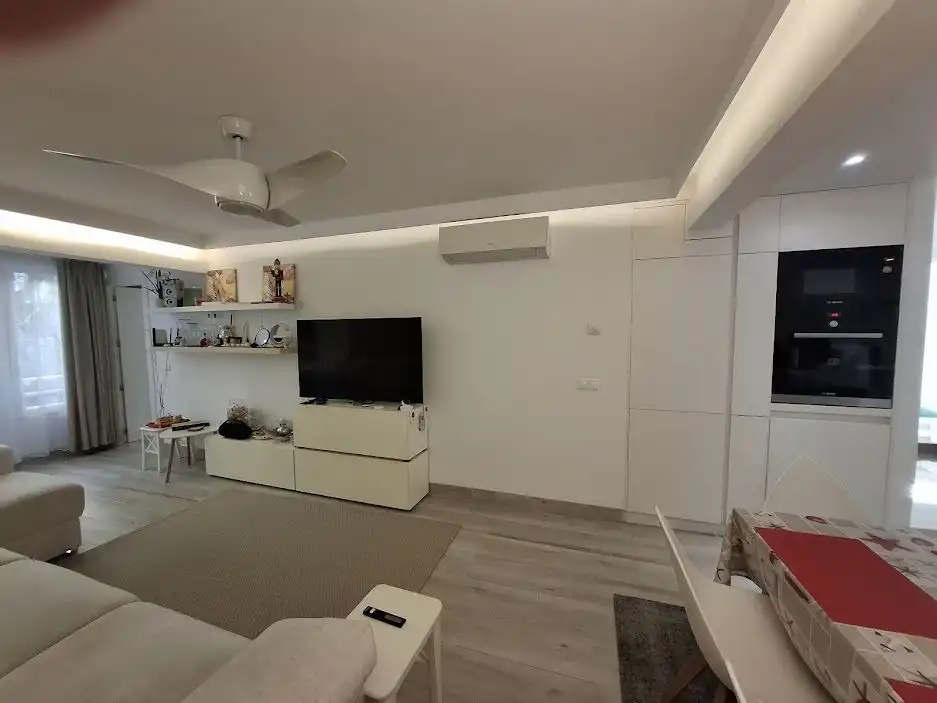 Wohnzimmer von Wohnungen zum Verkauf in Marbella mit Privatgarten, Möbliert und Alarm