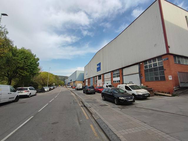 Nave industrial en Alquiler en Erreka Bazterrak Kalea en Urbi