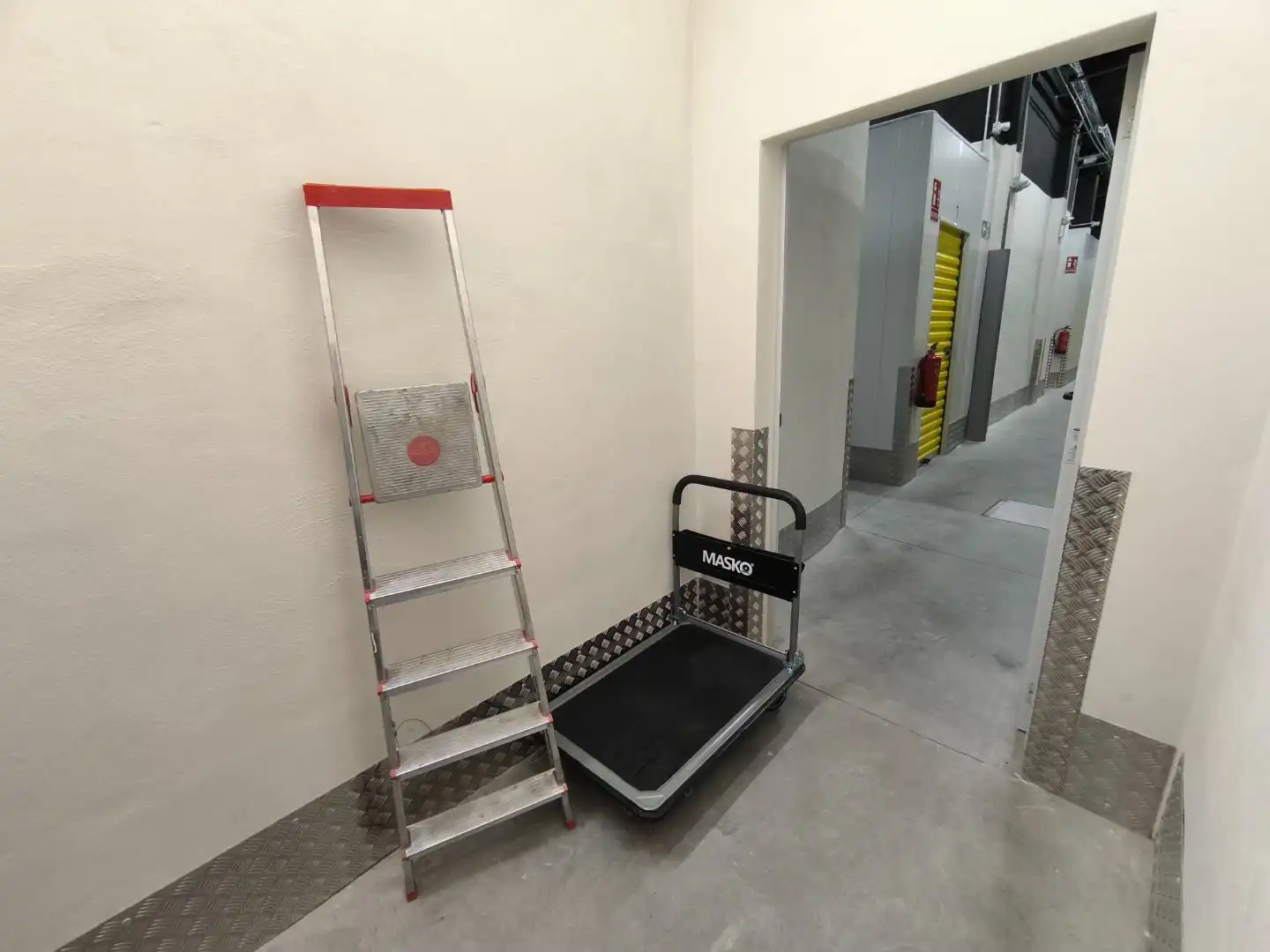 Storage room for rent in  Logroño  with Alarm