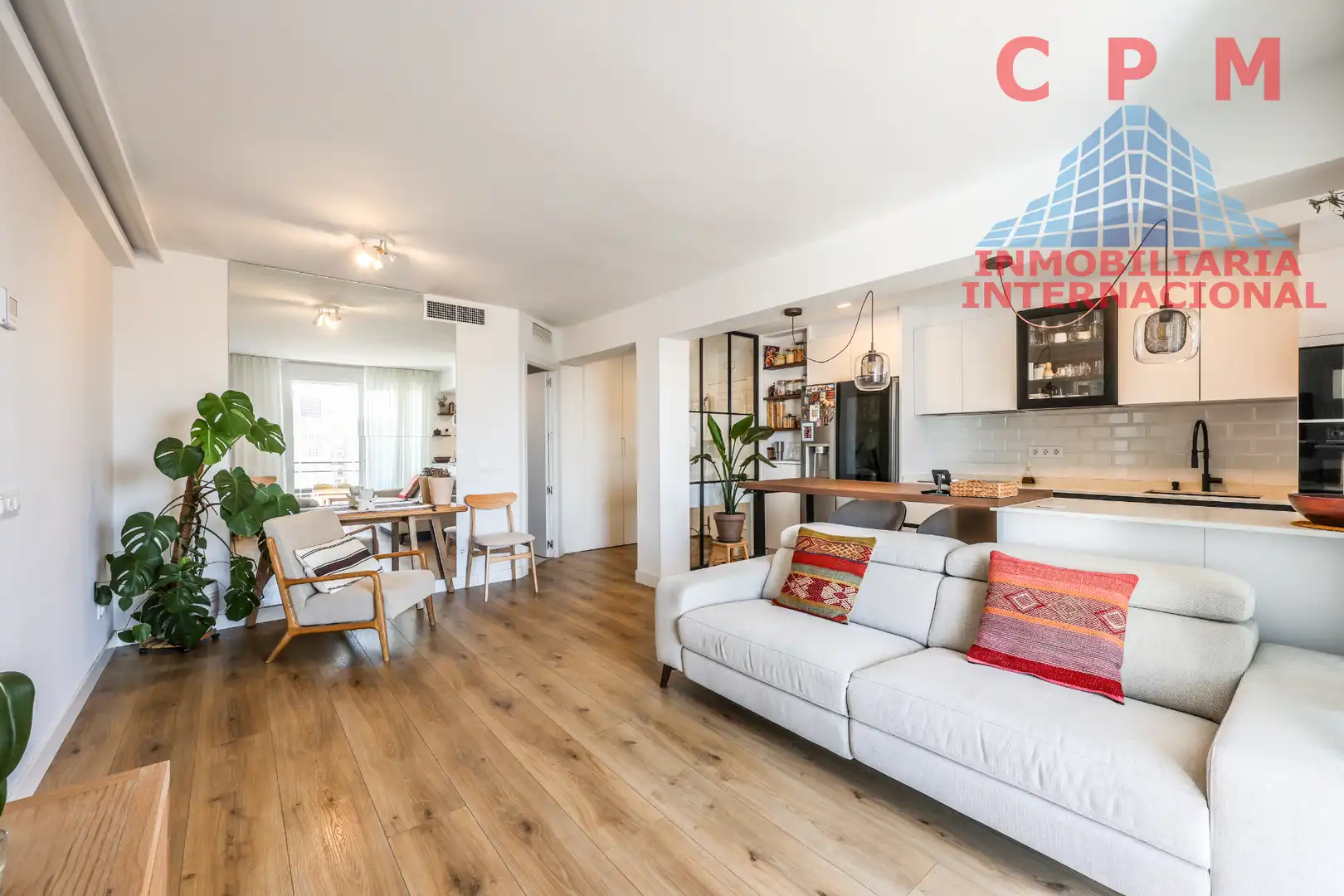 Living room of Flat for rent in Madrid  with Air Conditioner, Heating and Parquet flooring