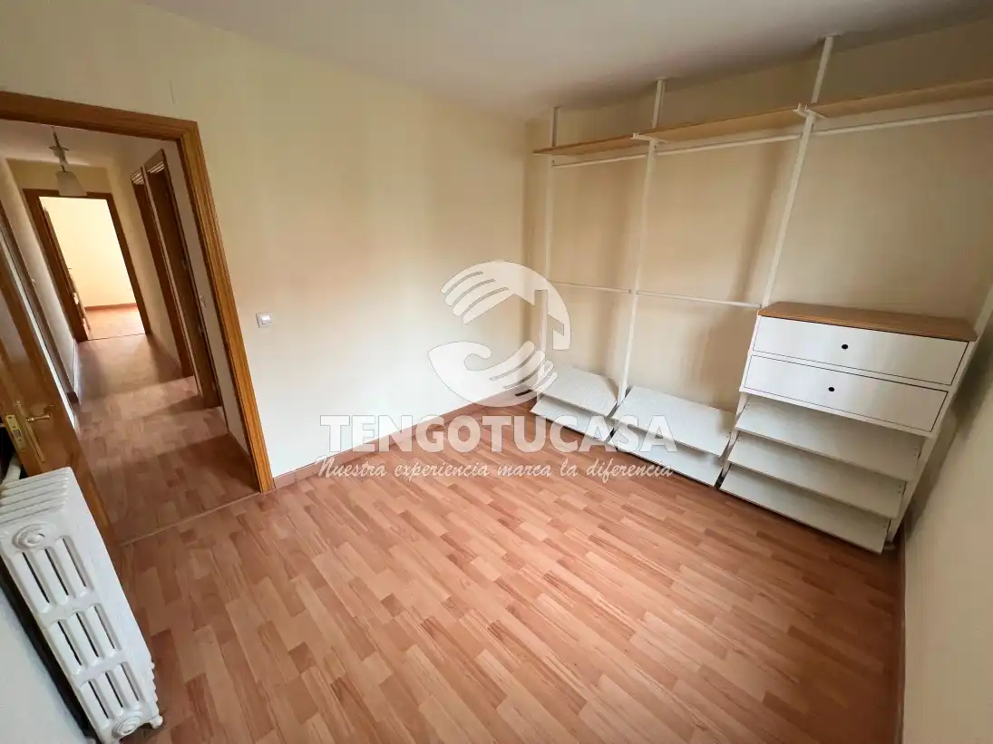 Dormitori de Pis en venda en Madrid amb Calefacció, Parquet i Terrassa