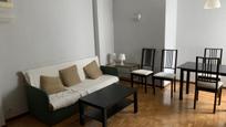 Living room of Flat to rent in  Madrid Capital  with Air Conditioner, Parquet flooring and Furnished