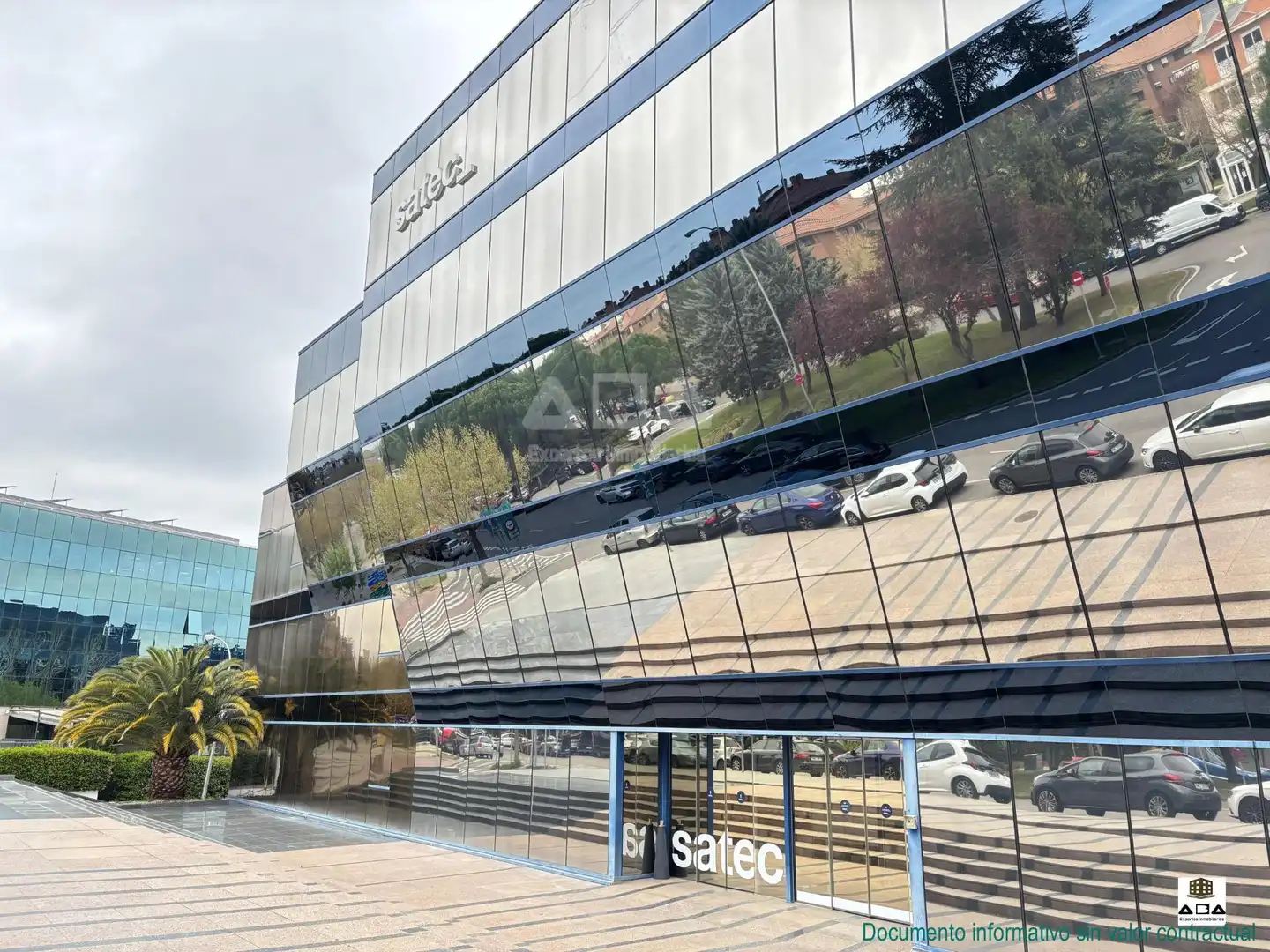 Exterior view of Garage for sale in Madrid