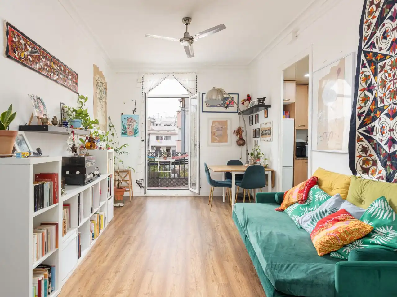 Flat with lift for sale in Nou de la Rambla 144