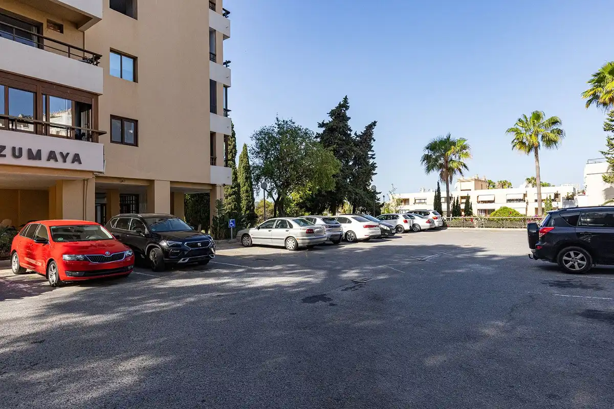Parking de Apartamento en venta en Marbella con Aire acondicionado, Amueblado y Horno