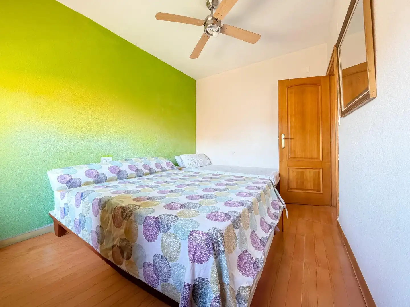 Dormitori de Casa o xalet en venda en L'Eliana amb Aire condicionat, Jardí privat i Terrassa