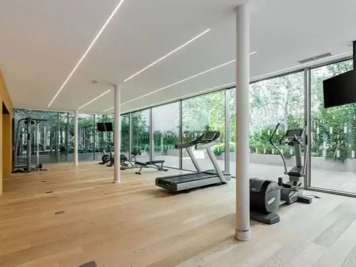 Flat for rent in  Madrid Capital  with Air Conditioner, Swimming Pool and Balcony