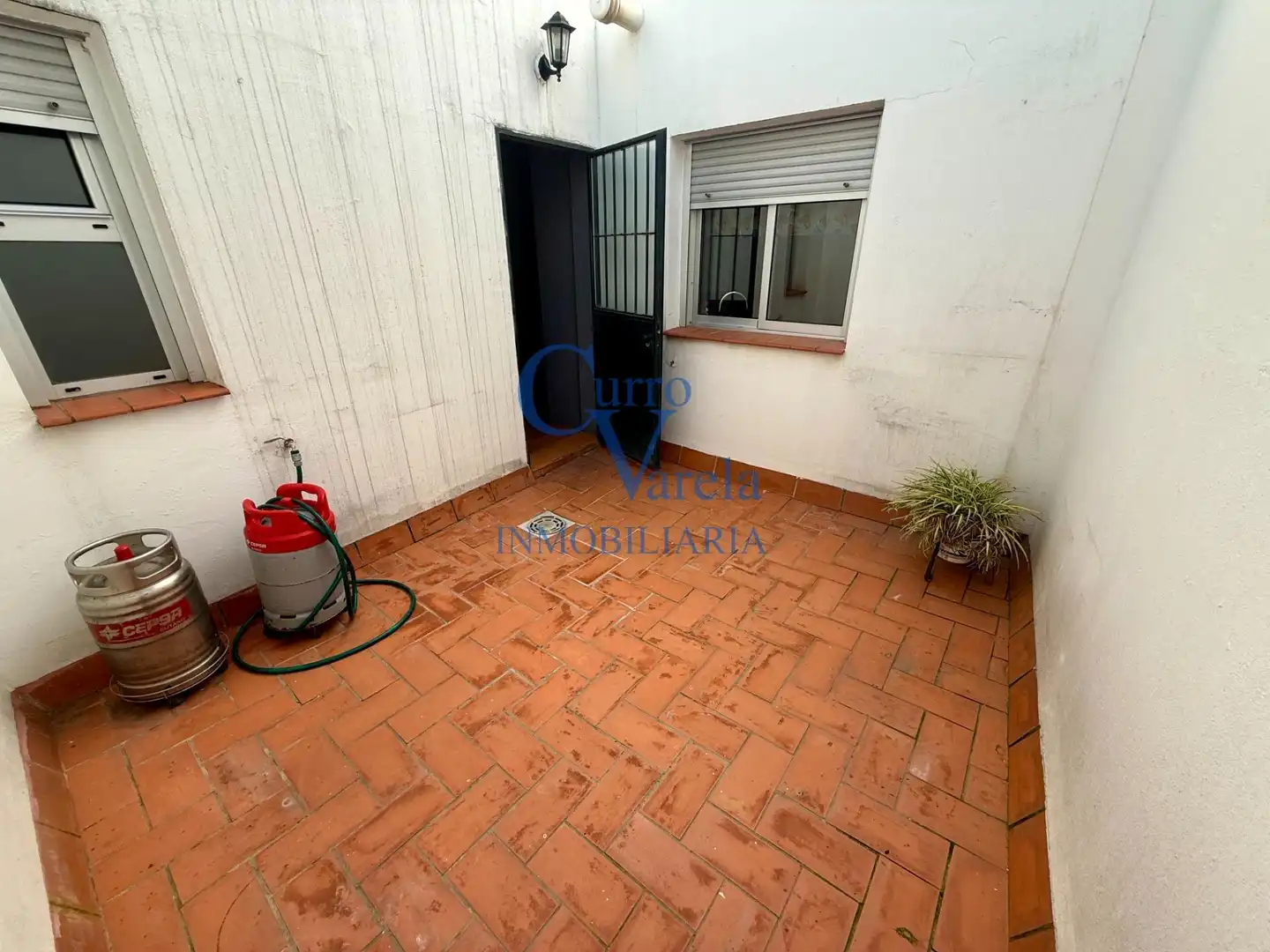 Vista exterior de Dúplex en venta en Dos Hermanas con Aire acondicionado y Calefacción