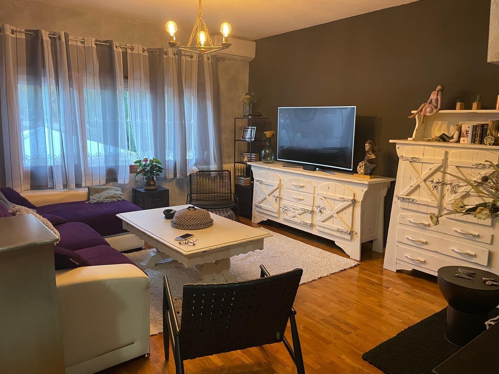 Sala d'estar de Casa adosada en venda en Ciudad Real Capital amb Calefacció, Parquet i Traster