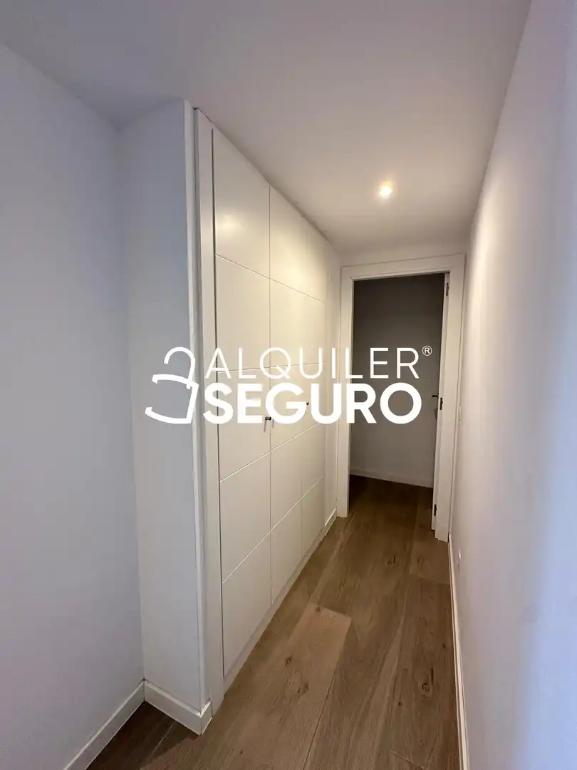 Flat for rent in Madrid  with Air Conditioner, Heating and Storage room
