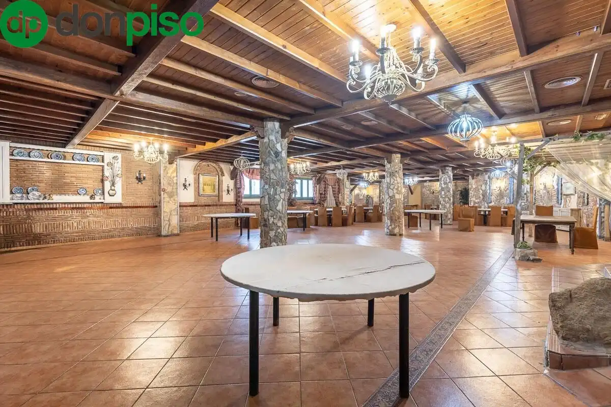 Local en venta en Pinos Genil con Terraza