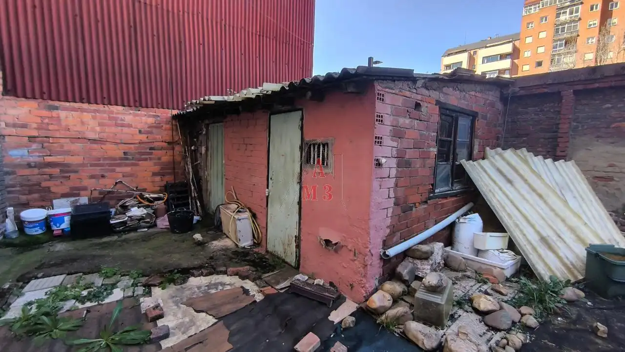 Vista exterior de Casa o chalet en venta en León Capital  con Calefacción y Trastero