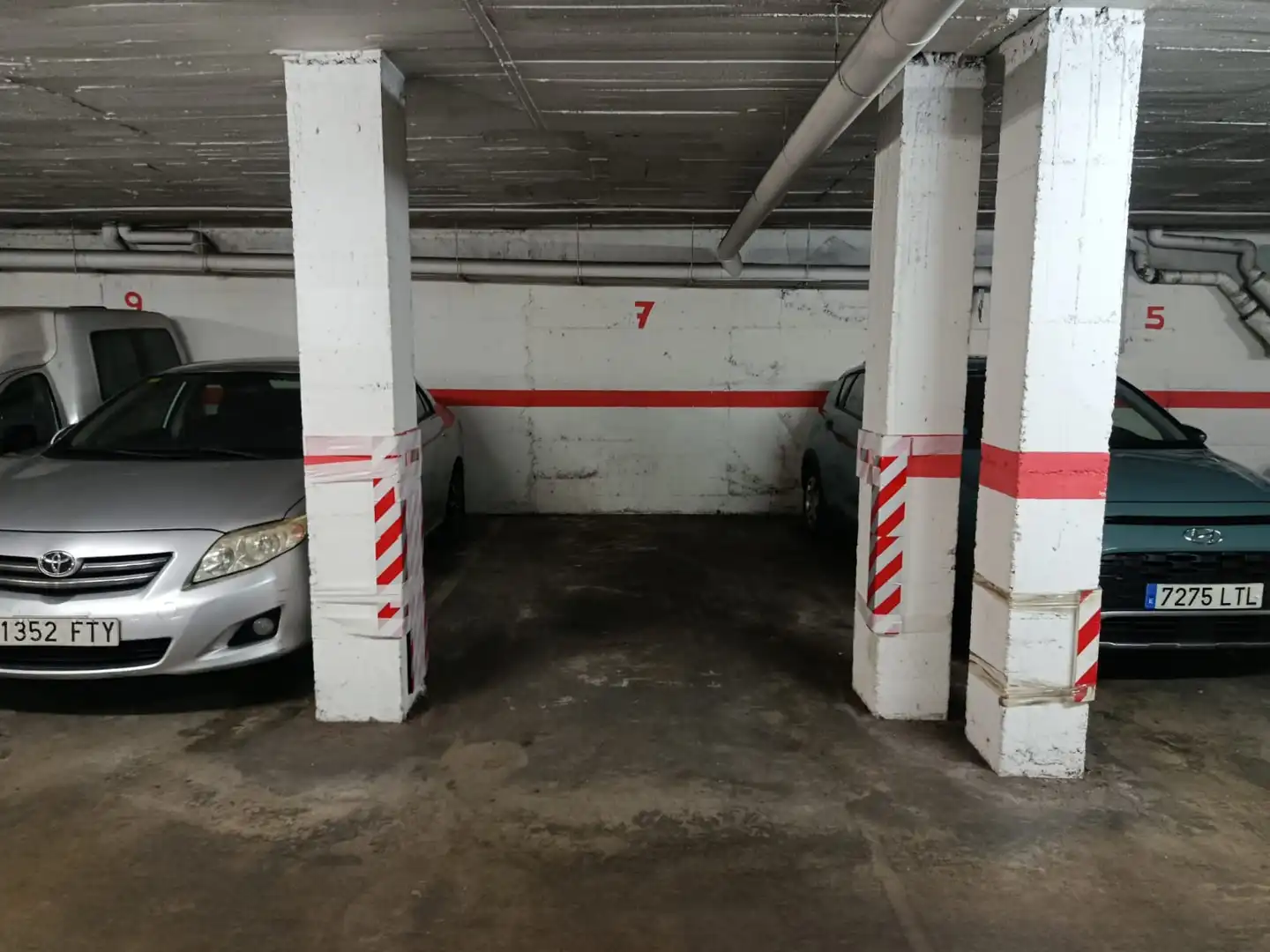 Parking of Garage for rent in Salt