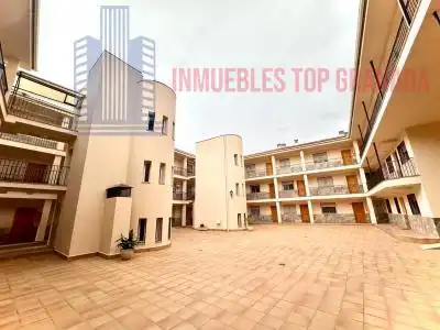 Vista exterior de Pis en venda en Churriana de la Vega amb Traster i Piscina comunitària