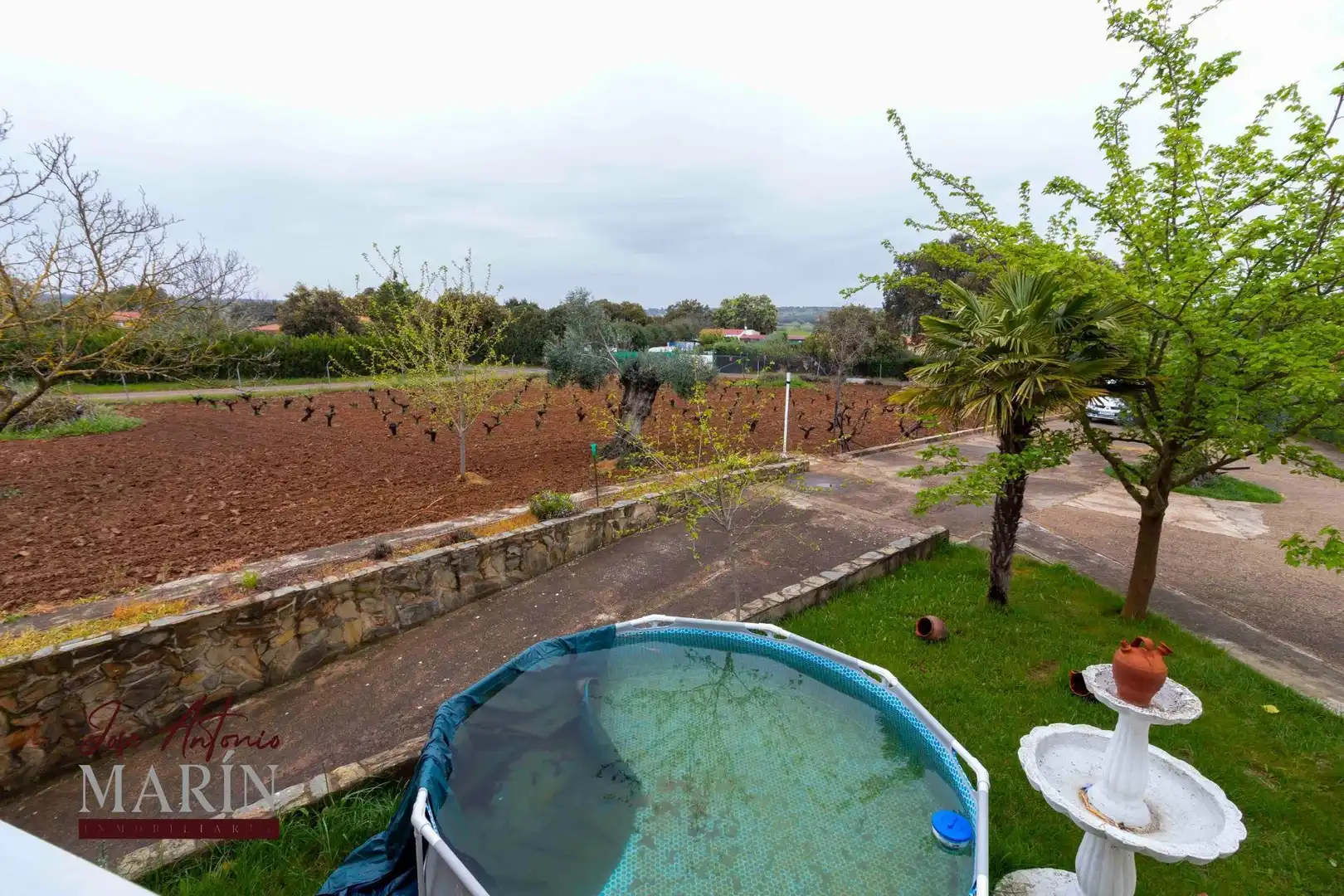 Jardí de Casa o xalet en venda en Badajoz amb Terrassa, Traster i Moblat